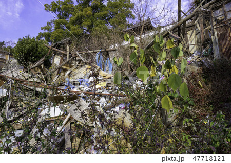 尾道　放置された崩壊した古民家 47718121