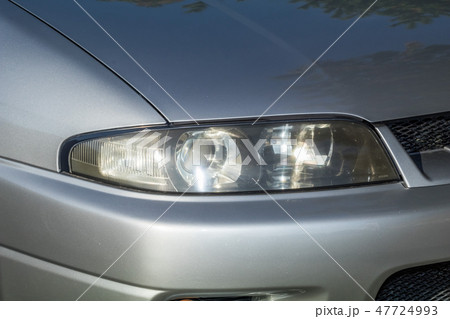 自動車のヘッドライト　Headlight of the car 47724993