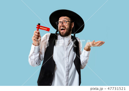 Portrait of a young orthodox Hasdim Jewish man Portrait of a young orthodox Hasdim Jewish man 47731521