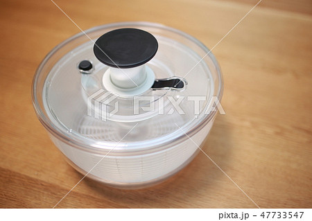 水切り (調理器具 料理道具 キッチン 台所 ダイニング コピースペース ザル 小物 テーブル 机) 水切り (調理器具 料理道具 キッチン 台所 ダイニング コピースペース ザル 小物 テーブル 机) 47733547