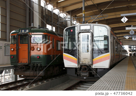 越後線115系・信越本線E129系（新潟駅-高架・暫定開業時） 47736042