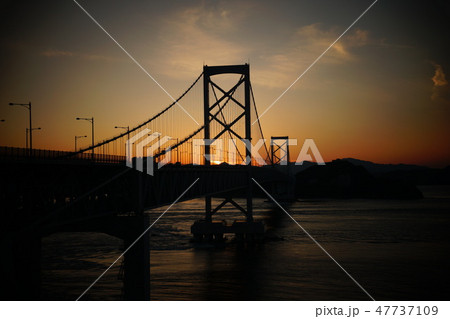 大鳴門橋の夕焼け 大鳴門橋の夕焼け 47737109
