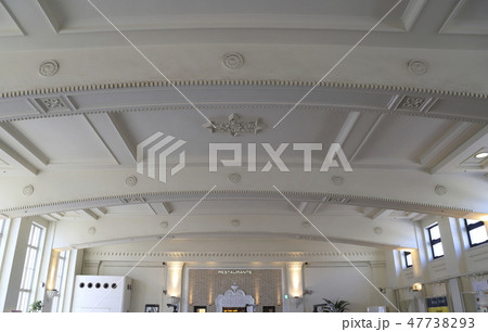 JR上野駅の駅舎 中央改札横のガレリア JR上野駅の駅舎 中央改札横のガレリア 47738293