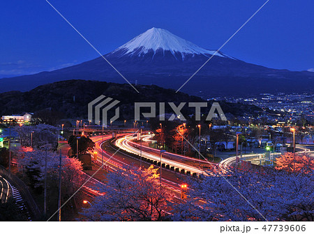 夜の東名高速道路-6532 47739606