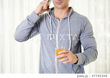 Fresh juice in the morning 47740309