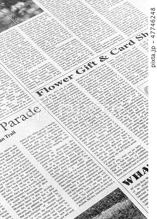 英字新聞、斜め 47746248