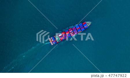 Container ship carrying container Container ship carrying container 47747922