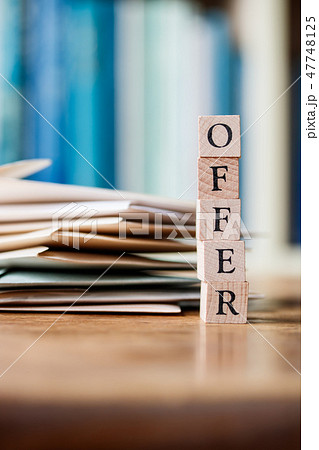 ＯＦＦＥＲ  オファー  申し入れ 47748125