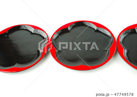 根来塗梅の花菓子皿 47749578