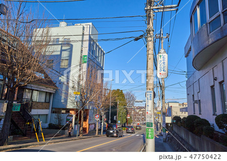 川崎市麻生区百合丘1丁目と2丁目の境(商店街)から駅方向を見る 47750422