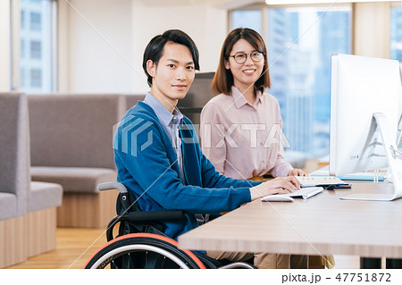 日本ユニバーサルマナー協会監修素材 47751872