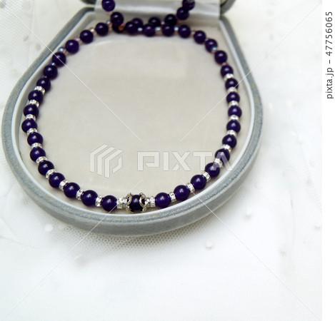 紫ビーズとシルバーロンデルのネックレス（ハンドメイド） 47756065