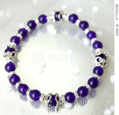 紫ビーズとシルバーロンデルのブレスレット（ハンドメイド） 47756380