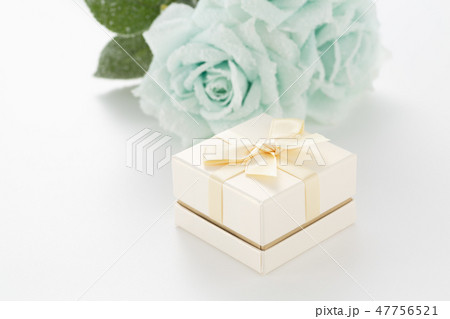 プレゼント　ギフト 47756521