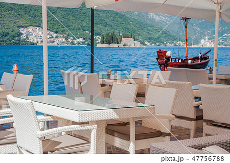 Restaurant on sea shore Restaurant on sea shore 47756788