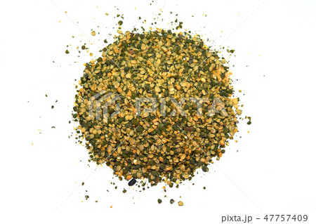 ground green mung beans on white background. 47757409