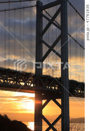 瀬戸大橋の初日の出（与島から四国側を見る） 47761636