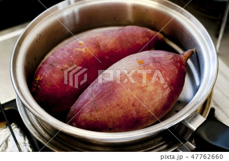 ふかし芋 47762660