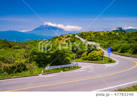 （静岡県）伊豆スカイラインから望む富士山 47763240