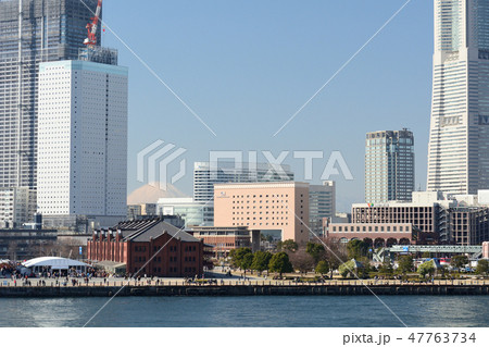 横浜・大さん橋からの富士山 横浜・大さん橋からの富士山 47763734