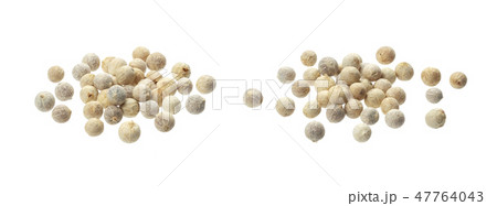 White pepper seeds isolated on white background, white peppercorn White pepper seeds isolated on white background, white peppercorn 47764043