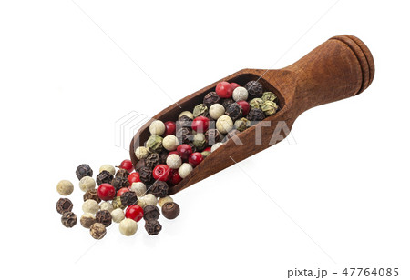Pepper mix. Black, red, white and allspice peppercorns in scoop isolated on white background 47764085