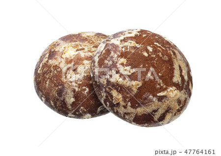 Traditional russian gingerbread isolated on white background with clipping path Traditional russian gingerbread isolated on white background with clipping path 47764161