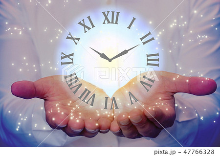手のひらに広がる時間 time passes on hands 手のひらに広がる時間 time passes on hands 47766328