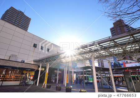 日本の東京都市景観 太陽光と「都営地下鉄 船堀駅」を望む 日本の東京都市景観 太陽光と「都営地下鉄 船堀駅」を望む 47766653