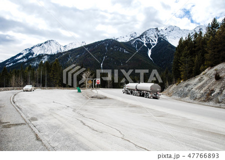 冬のカナディアン・ロッキー　クートニー・バレー・ビューポイント 47766893