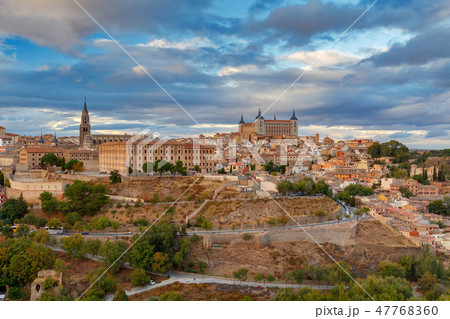 Toledo. Aerial view of the city. 47768360