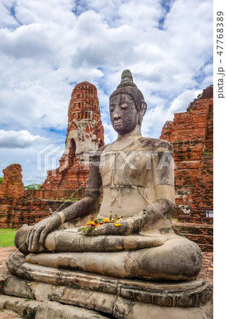 Buddha statue in Wat Mahathat, Ayutthaya, Thailand Buddha statue in Wat Mahathat, Ayutthaya, Thailand 47768389