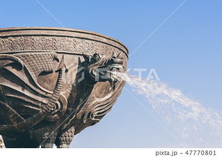 Dragon fountain Dragon fountain 47770801