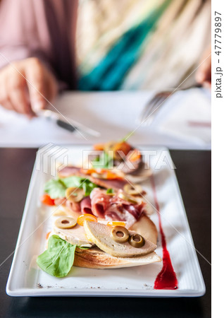 Carpaccio bread Foie gras, Pamaham, smoked duck 47779897