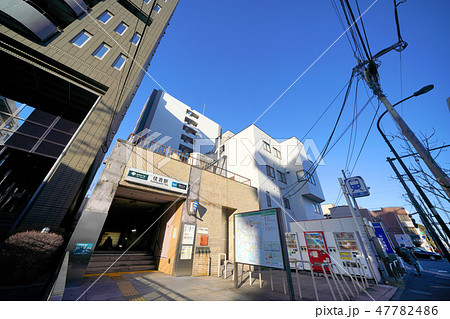 日本の東京都市景観 都営地下鉄 東京メトロ 住吉駅(出入口)を望む 日本の東京都市景観 都営地下鉄 東京メトロ 住吉駅(出入口)を望む 47782486