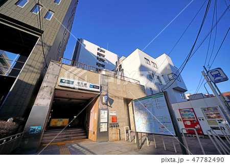 日本の東京都市景観 都営地下鉄 東京メトロ 住吉駅(出入口)を望む 日本の東京都市景観 都営地下鉄 東京メトロ 住吉駅(出入口)を望む 47782490