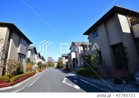 電線の無い街並み 47783721