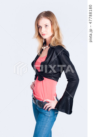 Sexy fashionable woman Sexy fashionable woman 47788180