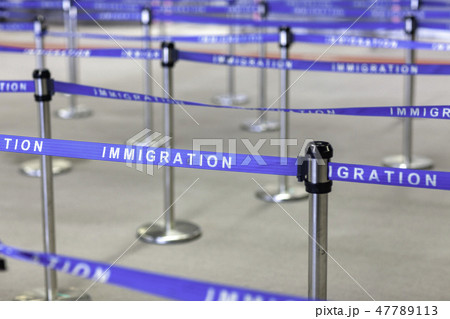 入国　移民　管理　空港 47789113