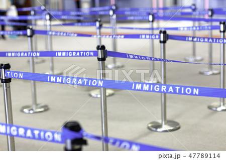 入国　移民　管理　空港 47789114