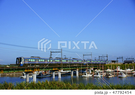 矢部川を渡る　特急電車（西鉄3000形） 47792454