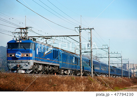 足元が少し雪化粧した寝台特急北斗星 47794230