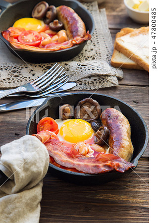 English breakfast in iron skillet English breakfast in iron skillet 47800485
