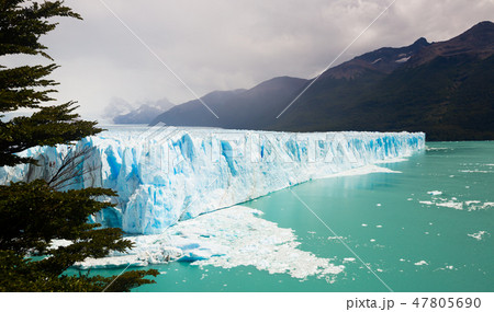 Glacier Perito Moreno and mountains 47805690