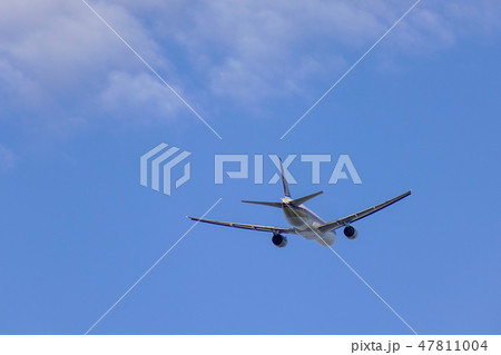 Passenger airplane taking-off from the airport Passenger airplane taking-off from the airport 47811004