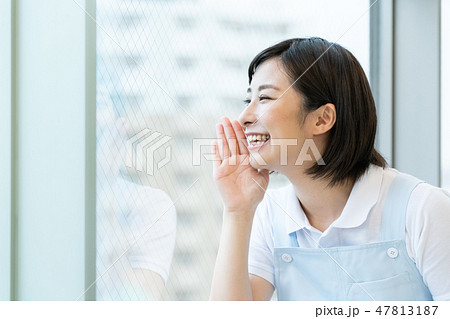 介護職の女性 47813187