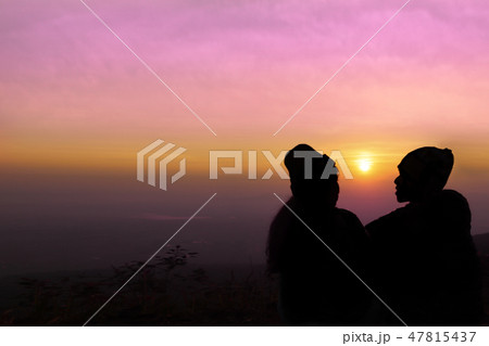 Silhouette images of men and women closer together Silhouette images of men and women closer together 47815437