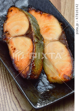 銀ヒラスの焼き魚 銀ヒラスの焼き魚 47816142