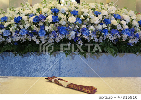 白ブルーの花祭壇 白ブルーの花祭壇 47816910