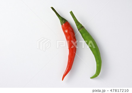 赤トーガラシと青唐辛子 赤トーガラシと青唐辛子 47817210